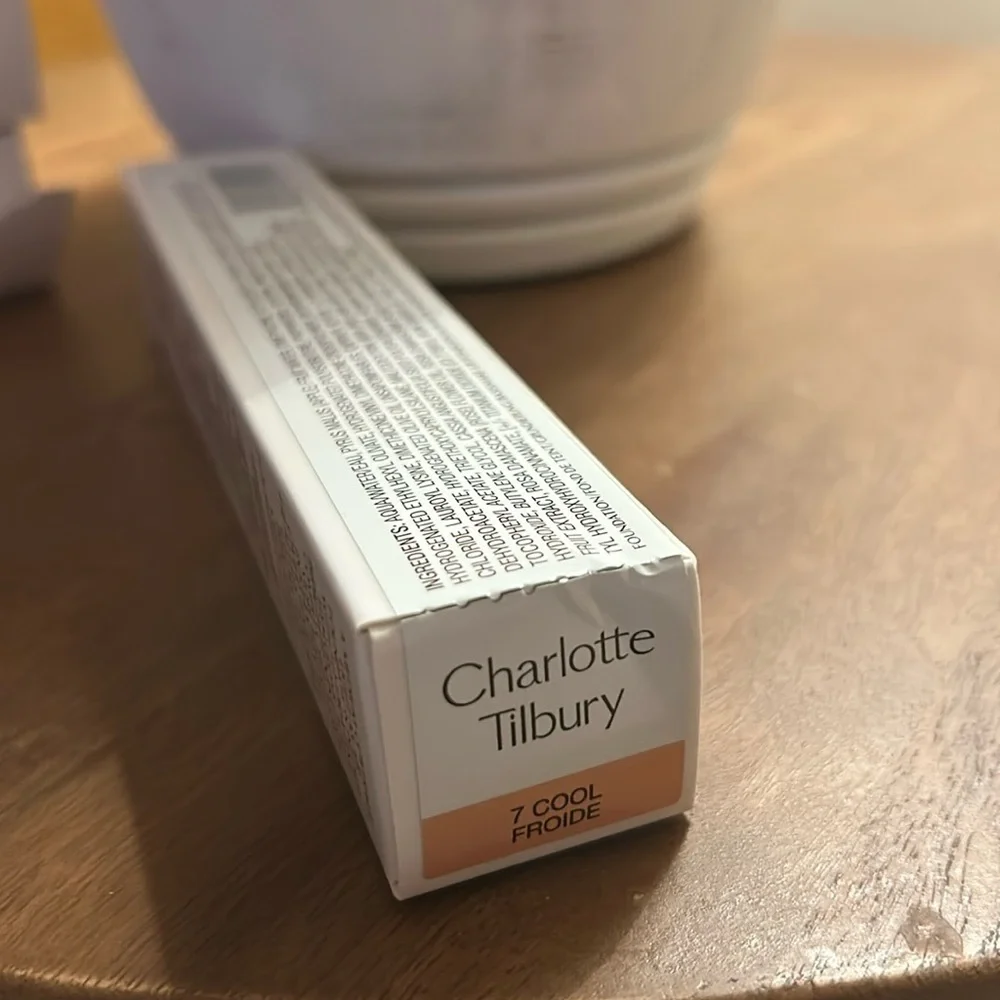 CHARLOTTE TILBURY BEAUTIFUL SKIN FOUNDATION-7 COOL FROID NIB